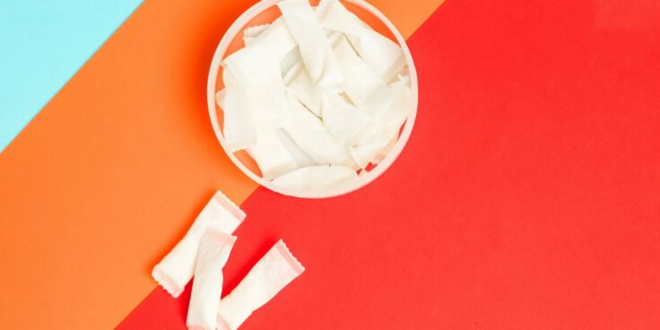 Tout savoir sur les pouches nicotine et les risques de cette alternative au tabac sur les jeunes