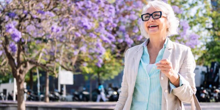 Rester actif après 65 ans : ces gestes du quotidien qui font toute la différence